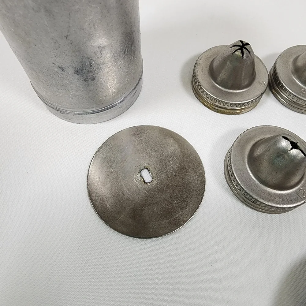VINTAGE Cake Decorator Mirro Aluminum‎ Cookie Pastry 6 Tips Missing Press Handle